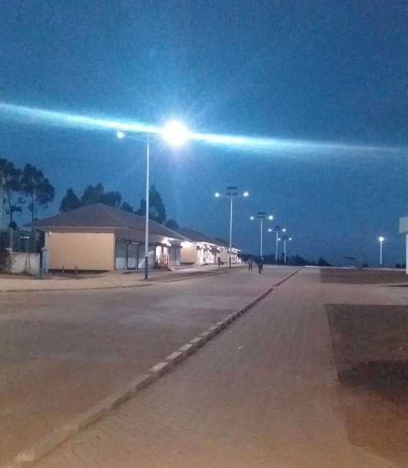 娄底市非洲科特迪瓦太阳能路灯工程